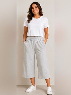 Danskin Gray Wide Leg Cropped Lounge Pants Women’s Small Stretch Capri Pockets